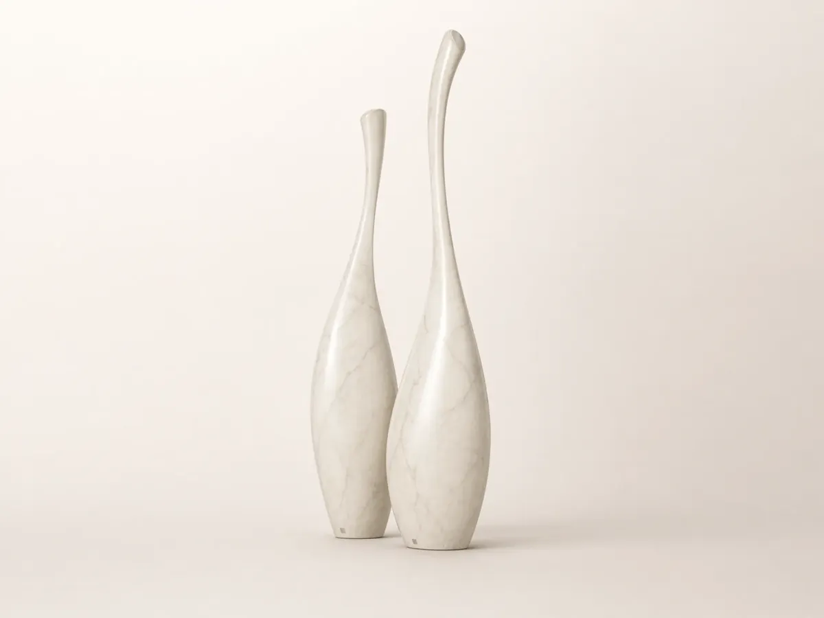 Solitary decorative planters for outdoor