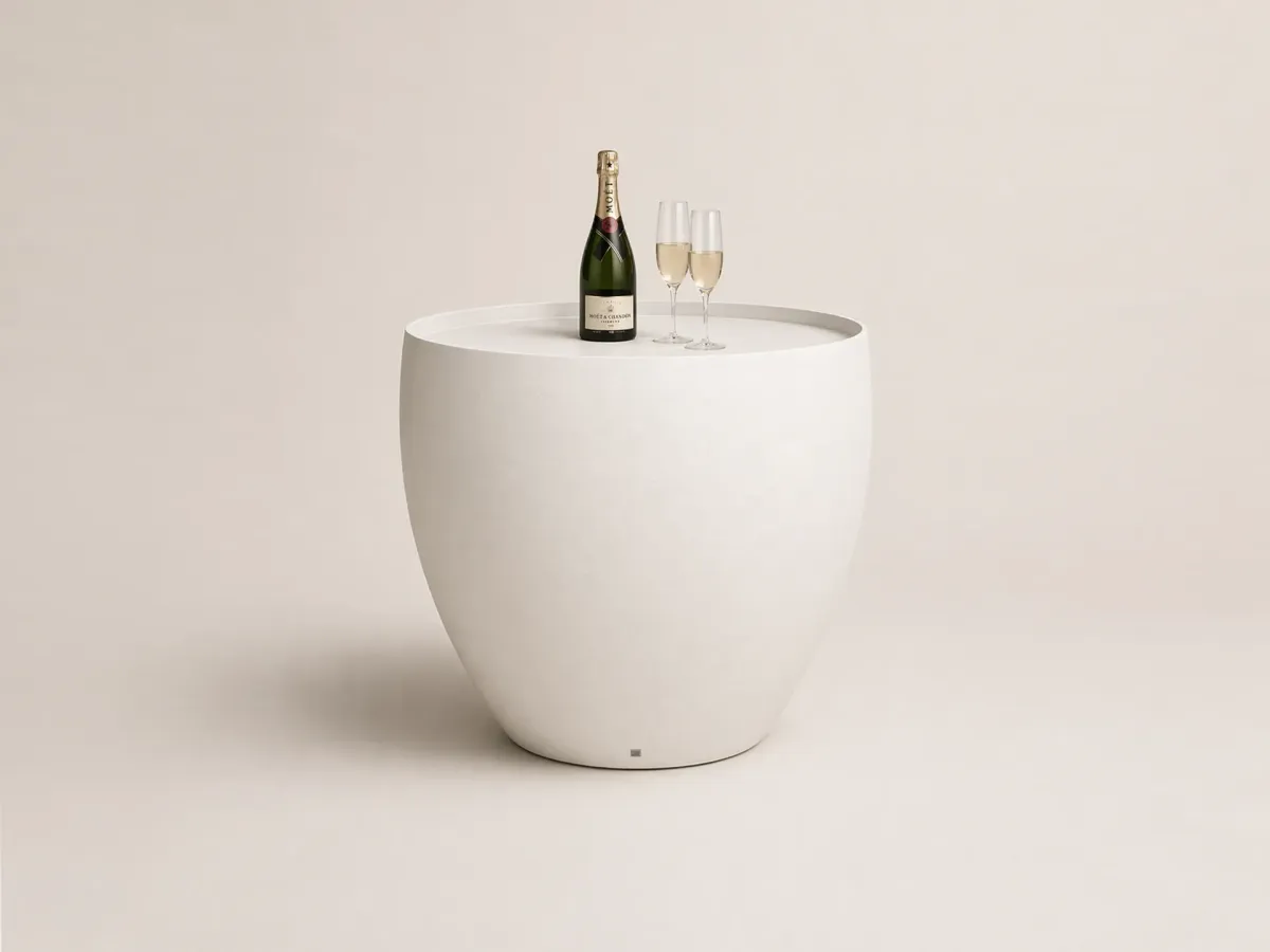 Barrel bar table for outdoor